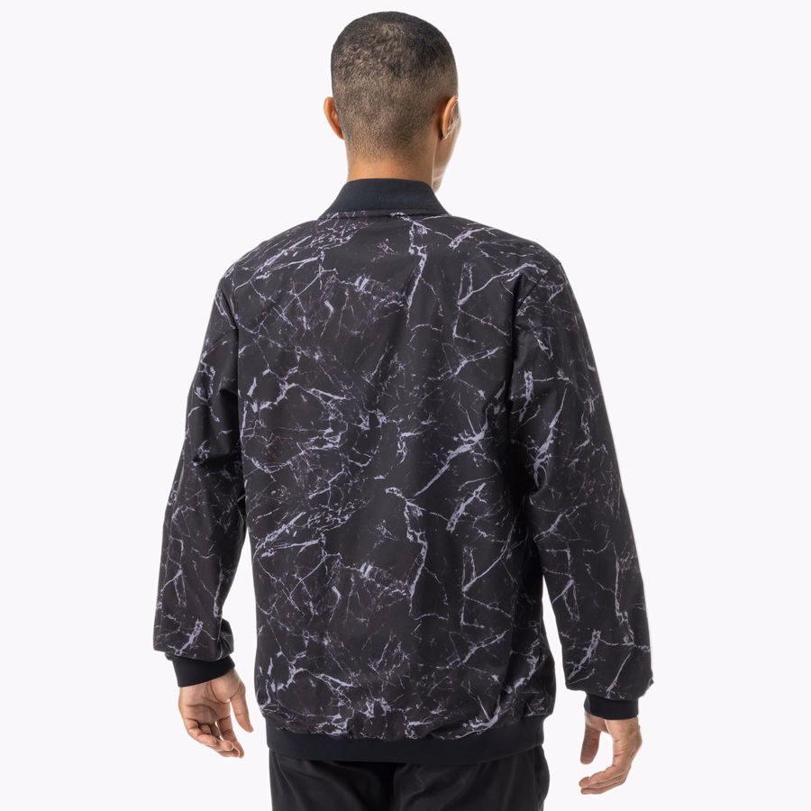 BOMBER D'ÉCHAUFFEMENT DE FRAPPÉE